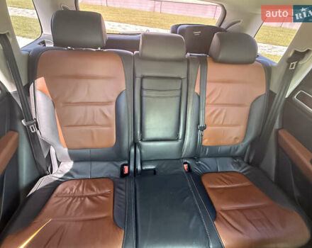 Серый Фольксваген Туарег, объемом двигателя 2.97 л и пробегом 330 тыс. км за 16500 $, фото 10 на Automoto.ua