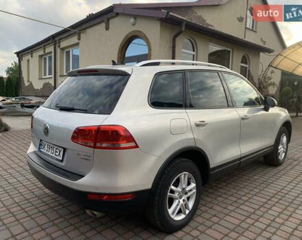 Серый Фольксваген Туарег, объемом двигателя 2.97 л и пробегом 300 тыс. км за 17200 $, фото 4 на Automoto.ua
