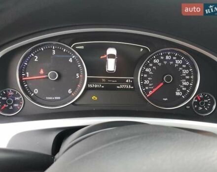 Серый Фольксваген Туарег, объемом двигателя 3 л и пробегом 251 тыс. км за 2400 $, фото 8 на Automoto.ua