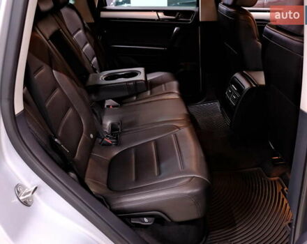 Серый Фольксваген Туарег, объемом двигателя 3 л и пробегом 219 тыс. км за 17900 $, фото 37 на Automoto.ua