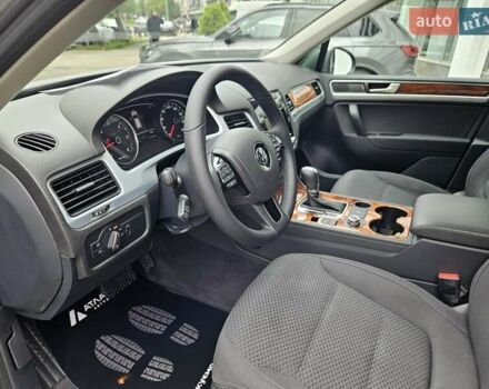 Сірий Фольксваген Туарег, об'ємом двигуна 2.97 л та пробігом 263 тис. км за 18790 $, фото 16 на Automoto.ua