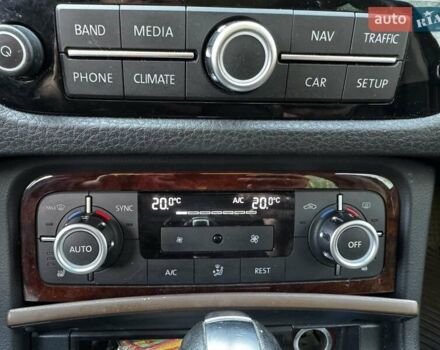 Фольксваген Туарег 2013 у Києві на Automoto.ua Сірий Фольксваген Туарег, об'ємом двигуна 2.97 л та пробігом 238 тис. км за 17000 $, фото 19 на Automoto.ua