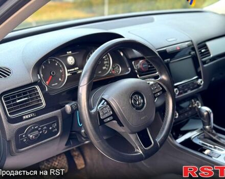 Сірий Фольксваген Туарег, об'ємом двигуна 3 л та пробігом 229 тис. км за 20999 $, фото 5 на Automoto.ua