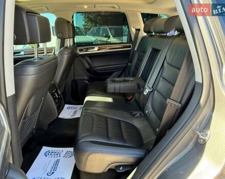 Фольксваген Туарег 2013 в Киеве на Automoto.ua Серый Фольксваген Туарег, объемом двигателя 2.97 л и пробегом 180 тыс. км за 19900 $, фото 11 на Automoto.ua