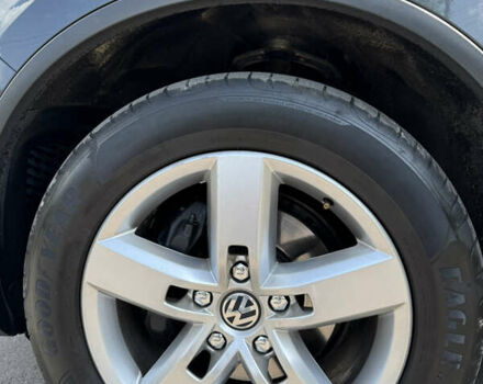 Сірий Фольксваген Туарег, об'ємом двигуна 2.97 л та пробігом 229 тис. км за 19800 $, фото 18 на Automoto.ua