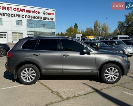Фольксваген Туарег 2013 в Киеве на Automoto.ua Серый Фольксваген Туарег, объемом двигателя 2.97 л и пробегом 180 тыс. км за 19900 $, фото 3 на Automoto.ua