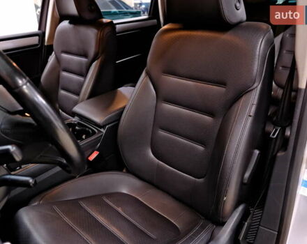 Серый Фольксваген Туарег, объемом двигателя 3 л и пробегом 219 тыс. км за 17900 $, фото 31 на Automoto.ua