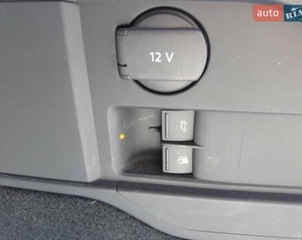 Сірий Фольксваген Туарег, об'ємом двигуна 3 л та пробігом 84 тис. км за 28331 $, фото 21 на Automoto.ua