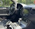 Серый Фольксваген Туарег, объемом двигателя 2.97 л и пробегом 235 тыс. км за 24999 $, фото 39 на Automoto.ua