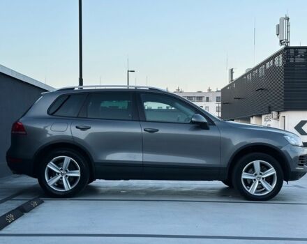 Серый Фольксваген Туарег, объемом двигателя 3 л и пробегом 209 тыс. км за 4900 $, фото 3 на Automoto.ua