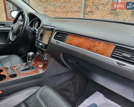 Фольксваген Туарег 2013 в Ровно на Automoto.ua Серый Фольксваген Туарег, объемом двигателя 3 л и пробегом 311 тыс. км за 20999 $, фото 47 на Automoto.ua