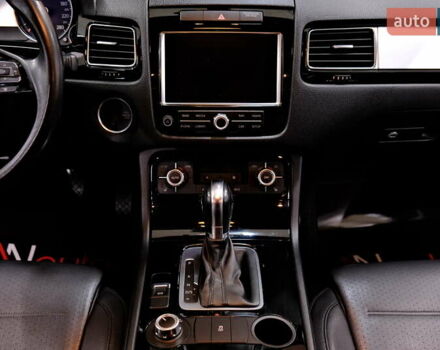 Серый Фольксваген Туарег, объемом двигателя 3 л и пробегом 219 тыс. км за 17900 $, фото 47 на Automoto.ua