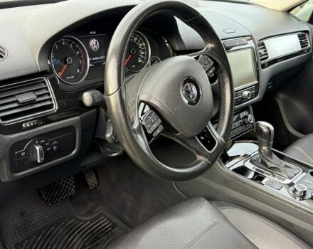 Серый Фольксваген Туарег, объемом двигателя 3.6 л и пробегом 278 тыс. км за 14200 $, фото 12 на Automoto.ua