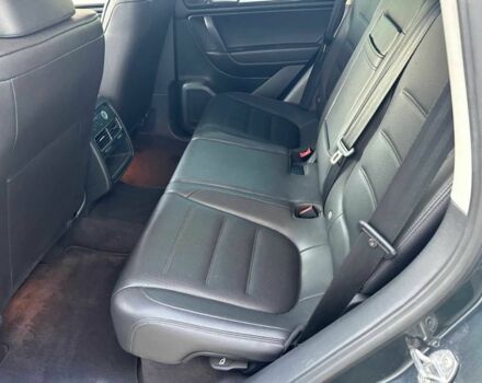 Серый Фольксваген Туарег, объемом двигателя 3 л и пробегом 93 тыс. км за 16800 $, фото 19 на Automoto.ua