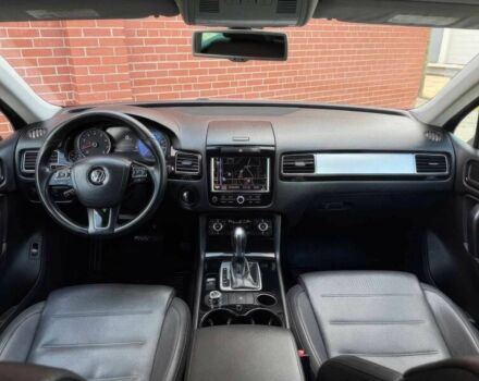 Серый Фольксваген Туарег, объемом двигателя 3.6 л и пробегом 86 тыс. км за 13000 $, фото 6 на Automoto.ua