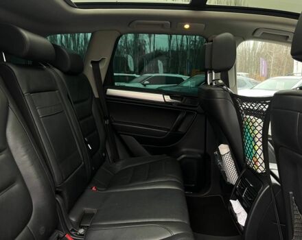 Серый Фольксваген Туарег, объемом двигателя 3 л и пробегом 223 тыс. км за 19500 $, фото 20 на Automoto.ua