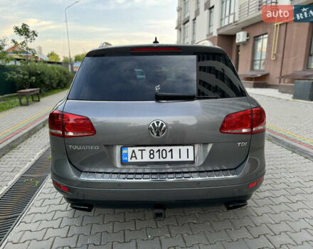 Серый Фольксваген Туарег, объемом двигателя 2.97 л и пробегом 261 тыс. км за 18000 $, фото 9 на Automoto.ua