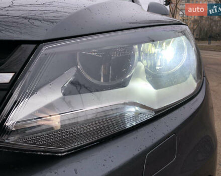 Серый Фольксваген Туарег, объемом двигателя 2.97 л и пробегом 265 тыс. км за 17000 $, фото 6 на Automoto.ua