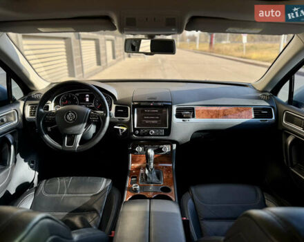 Серый Фольксваген Туарег, объемом двигателя 3 л и пробегом 222 тыс. км за 20800 $, фото 9 на Automoto.ua