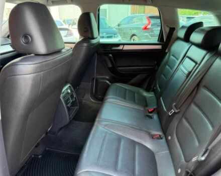 Серый Фольксваген Туарег, объемом двигателя 3.6 л и пробегом 86 тыс. км за 13000 $, фото 12 на Automoto.ua