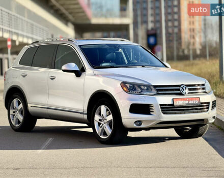 Серый Фольксваген Туарег, объемом двигателя 3 л и пробегом 222 тыс. км за 20800 $, фото 2 на Automoto.ua
