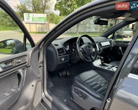 Сірий Фольксваген Туарег, об'ємом двигуна 2.97 л та пробігом 229 тис. км за 19800 $, фото 7 на Automoto.ua