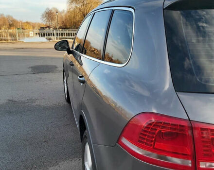 Сірий Фольксваген Туарег, об'ємом двигуна 3 л та пробігом 84 тис. км за 28331 $, фото 10 на Automoto.ua