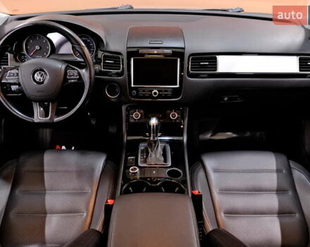 Серый Фольксваген Туарег, объемом двигателя 3 л и пробегом 219 тыс. км за 17900 $, фото 44 на Automoto.ua