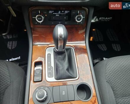 Сірий Фольксваген Туарег, об'ємом двигуна 2.97 л та пробігом 263 тис. км за 18790 $, фото 37 на Automoto.ua