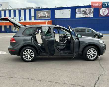 Серый Фольксваген Туарег, объемом двигателя 0 л и пробегом 211 тыс. км за 21450 $, фото 32 на Automoto.ua