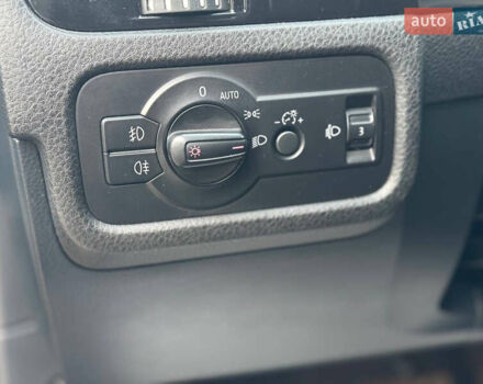 Сірий Фольксваген Туарег, об'ємом двигуна 3 л та пробігом 229 тис. км за 18100 $, фото 16 на Automoto.ua