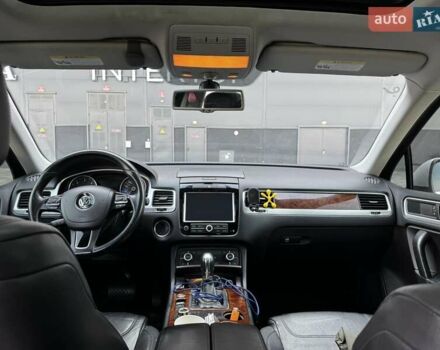 Фольксваген Туарег 2013 у Києві на Automoto.ua Сірий Фольксваген Туарег, об'ємом двигуна 2.97 л та пробігом 238 тис. км за 17000 $, фото 13 на Automoto.ua