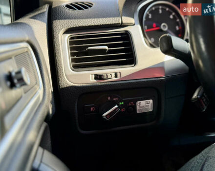 Серый Фольксваген Туарег, объемом двигателя 3 л и пробегом 222 тыс. км за 20800 $, фото 14 на Automoto.ua