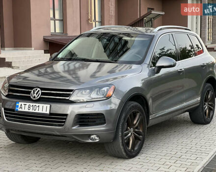 Серый Фольксваген Туарег, объемом двигателя 2.97 л и пробегом 261 тыс. км за 18000 $, фото 2 на Automoto.ua
