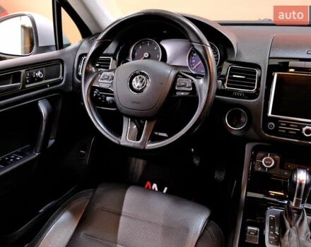 Серый Фольксваген Туарег, объемом двигателя 3 л и пробегом 219 тыс. км за 17900 $, фото 45 на Automoto.ua