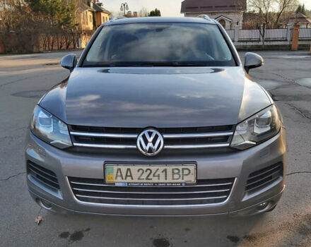 Сірий Фольксваген Туарег, об'ємом двигуна 3 л та пробігом 84 тис. км за 28331 $, фото 7 на Automoto.ua