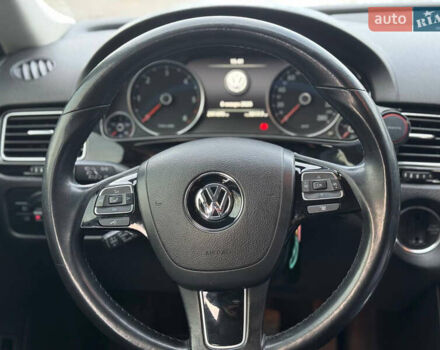 Сірий Фольксваген Туарег, об'ємом двигуна 3 л та пробігом 229 тис. км за 18100 $, фото 18 на Automoto.ua