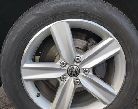 Сірий Фольксваген Туарег, об'ємом двигуна 3 л та пробігом 84 тис. км за 28331 $, фото 17 на Automoto.ua