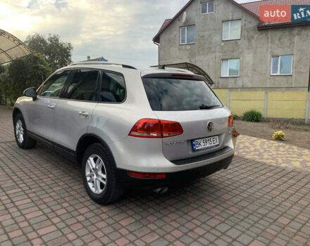 Серый Фольксваген Туарег, объемом двигателя 2.97 л и пробегом 300 тыс. км за 17200 $, фото 6 на Automoto.ua