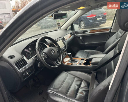 Серый Фольксваген Туарег, объемом двигателя 3 л и пробегом 222 тыс. км за 16500 $, фото 13 на Automoto.ua