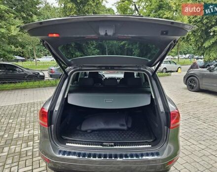 Сірий Фольксваген Туарег, об'ємом двигуна 2.97 л та пробігом 263 тис. км за 18790 $, фото 21 на Automoto.ua