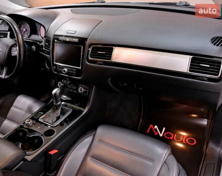 Серый Фольксваген Туарег, объемом двигателя 3 л и пробегом 219 тыс. км за 17900 $, фото 42 на Automoto.ua