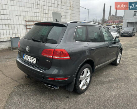 Серый Фольксваген Туарег, объемом двигателя 3 л и пробегом 222 тыс. км за 16500 $, фото 6 на Automoto.ua