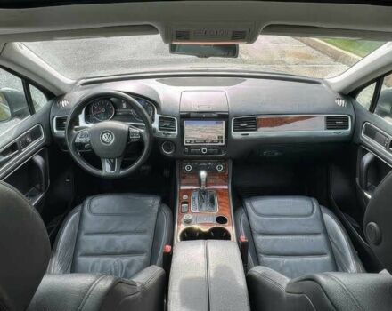 Серый Фольксваген Туарег, объемом двигателя 3.6 л и пробегом 83 тыс. км за 10000 $, фото 7 на Automoto.ua