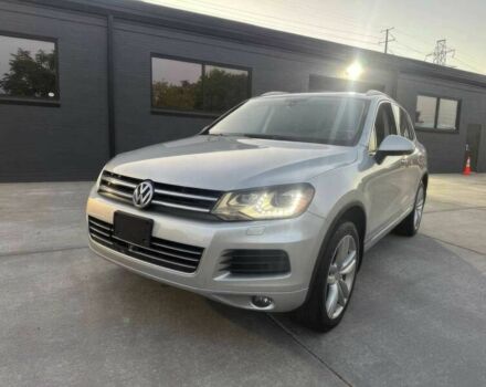 Серый Фольксваген Туарег, объемом двигателя 3.6 л и пробегом 83 тыс. км за 22000 $, фото 2 на Automoto.ua