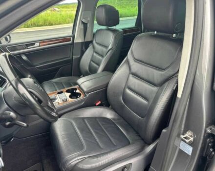 Серый Фольксваген Туарег, объемом двигателя 3 л и пробегом 81 тыс. км за 12700 $, фото 6 на Automoto.ua