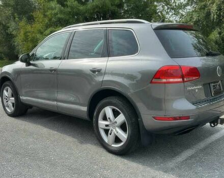 Серый Фольксваген Туарег, объемом двигателя 3.6 л и пробегом 83 тыс. км за 10000 $, фото 4 на Automoto.ua