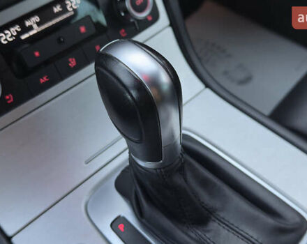 Сірий Фольксваген Туарег, об'ємом двигуна 2.97 л та пробігом 223 тис. км за 24600 $, фото 138 на Automoto.ua