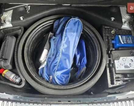 Серый Фольксваген Туарег, объемом двигателя 3 л и пробегом 275 тыс. км за 20500 $, фото 11 на Automoto.ua