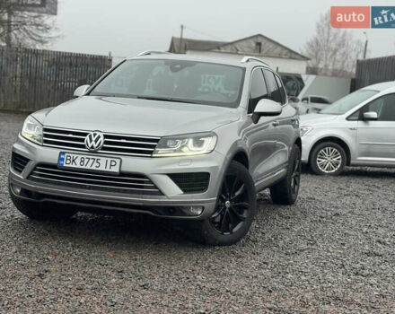 Сірий Фольксваген Туарег, об'ємом двигуна 3 л та пробігом 190 тис. км за 23800 $, фото 1 на Automoto.ua